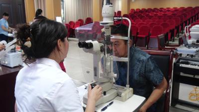 《健康南漳》眼科义诊进校园 为教师眼健康保驾护航  