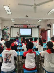 古寨下的教育守望者——记东巩完全小学教师李晶晶