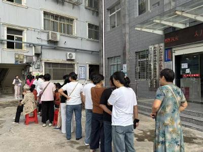 文笔峰村开展免费“两癌”筛查与普惠托育服务活动