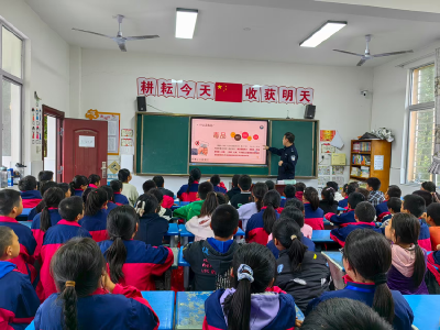 花庄小学开展禁毒宣传活动