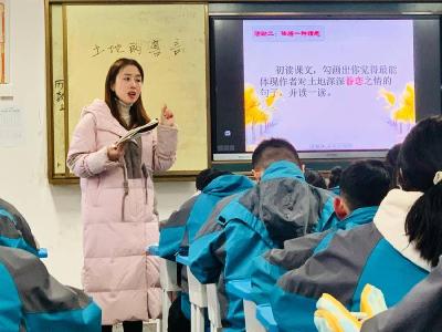 琢玉传薪　润物无声——记县实验中学教师吴忠琼