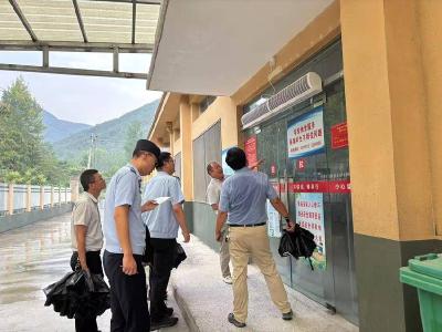 ​肖堰镇：开展部门联合检查　筑牢校园安全防线