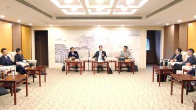罗兴斌在参加县委十五届六次全会分组讨论时强调：加快建成襄阳都市圈绿色发展示范区