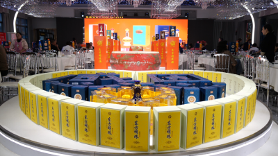 东方明珠酒业公司开展“庆国庆 迎中秋”活动  