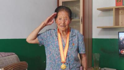 九旬抗战女兵杨解华：用生命镌刻信仰 以初心照亮未来  