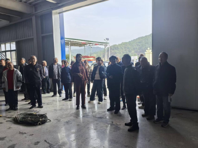​东巩镇：多元敬老暖重阳　同心共绘幸福景
