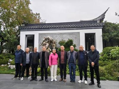 县统计局组织退休干部重阳节参观活动