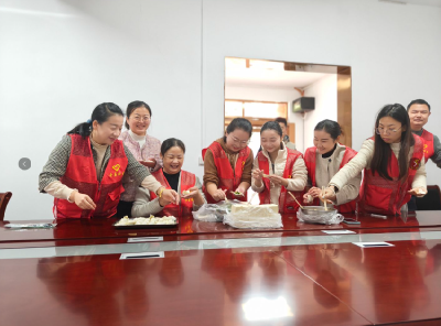 ​金庙社区：爱心饺子宴 温暖老人心