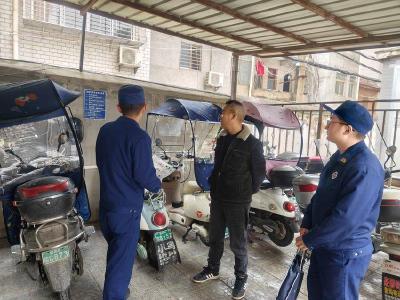 县消防救援大队开展电动自行车消防安全专项宣传活动