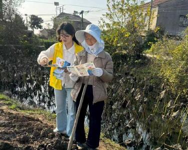 ​九集镇禁种铲毒踏查宣传全覆盖