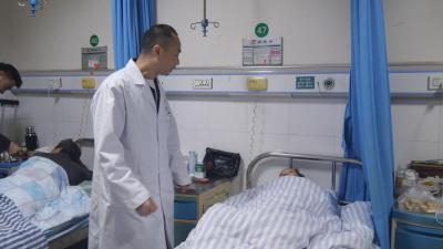 《健康南漳》天气转冷　专家支招预防骨质疏松症  