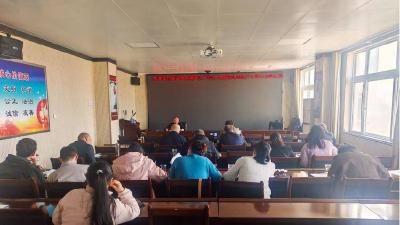 县市场监管局：强化窗口行风建设　提升政务服务质效
