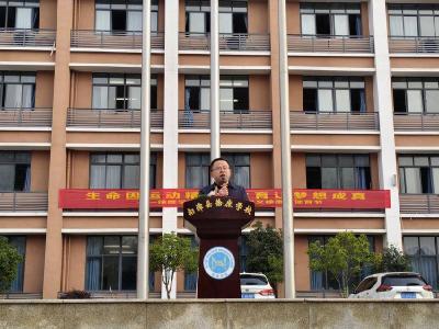 县城管执法局开展“城市治理进校园”宣讲活动
