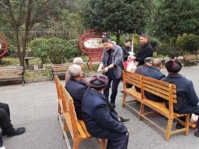 ​长坪镇：九九重阳敬老情　暖心慰问润桑榆
