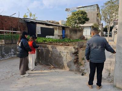 ​徐庶社区：拆障通路暖民心　锦旗相赠谢真情