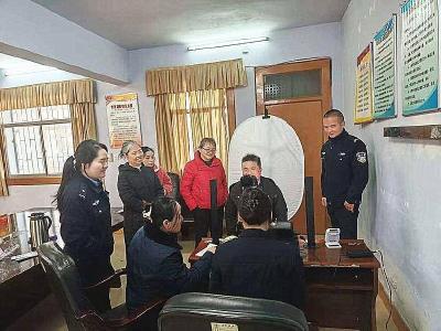 县行政审批局：服务送上门　暖心解民忧