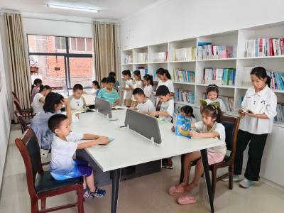 ​和平桥社区：建设社区“职工之家” 　打造职工“温馨家园”