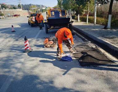 县公路中心应用新技术开展预防性养护