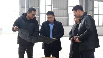 李恒元旦假期调研企业生产并慰问一线工人