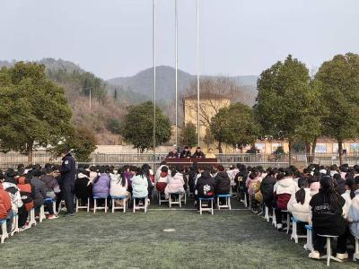 ​东巩镇：为青春护航　向毒品说“不”