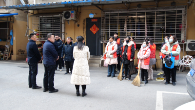 县城管执法局启动市容秩序和环境卫生突出问题专项整治行动  