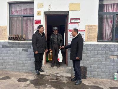 ​县医疗保障局开展新春走访慰问活动