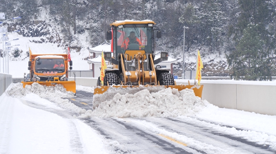 县农路中心：全力除雪保畅通　守护农村“民生路”  