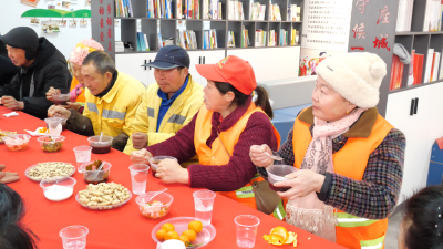 城关镇卞和社区：粥暖寒冬　情聚邻里  