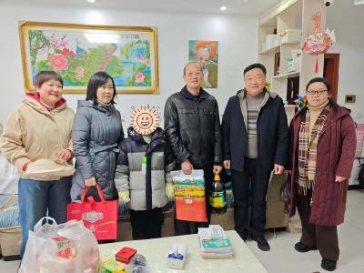 县资规局开展关爱困境儿童活动
