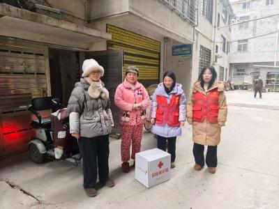 ​金庙社区：多方联动送温暖　新春慰问暖民心