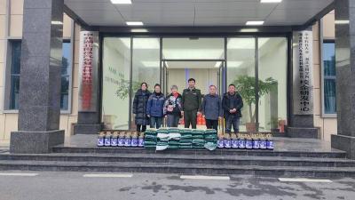 县委党校：新春慰问进企业　暖心护航促发展