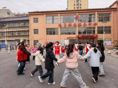 ​和平桥社区：暖阳伴欢笑　团结乐成长