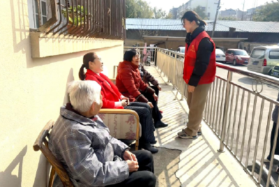 ​花石桥社区开展“节后走访送温暖，网格服务在身边”行动
