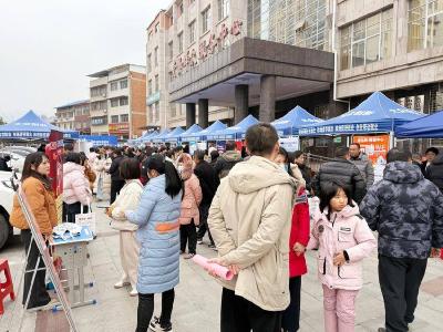 ​春风送岗精准发力　服务提质暖心惠民