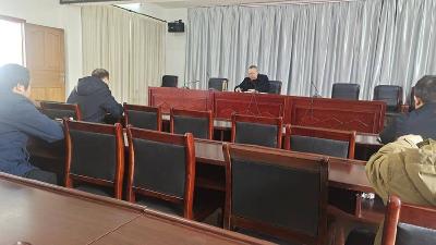 县农技中心召开干部职工大会
