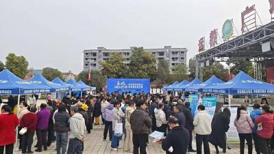 ​清河管理区：“春风”送岗到家门 精准服务促就业