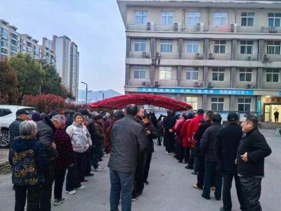 文笔峰村：情暖桑榆送健康　贴心服务护银龄