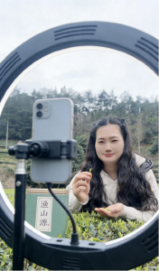 从“索道运茶”到“云端卖茶”的变迁 