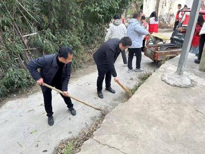 ​徐庶庙村：清扫村道践初心　文明新风入人心