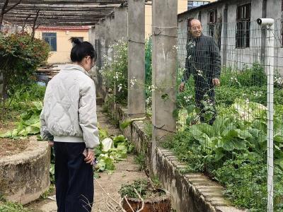 文笔峰村：踏查排查筑防线　禁毒宣传护平安