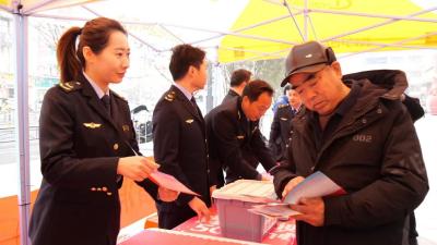 从“菜篮子”到“购物车”　“3·15”零距离守护群众消费安全  