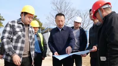 陈栋在调研重点项目建设与森林防火工作时强调：更好统筹发展和安全 奋力冲刺“开门红”