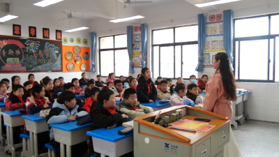 县徐庶学校：多彩“第一课”启航新学期  