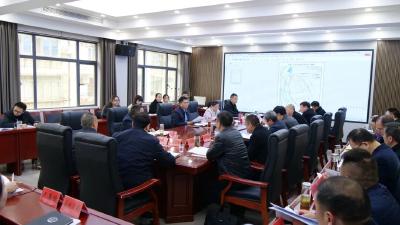 李恒在全县招商引资项目评审会上强调：以高效服务推动项目尽快落地 