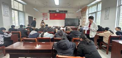 县教育局专项督导组到闫坪中学开展体育工作专项调研