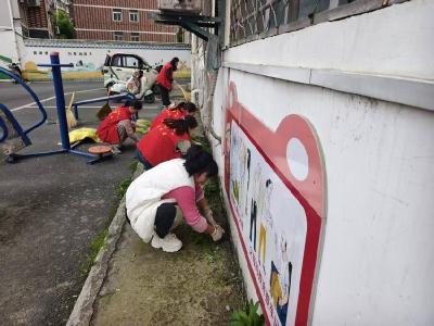 卞和社区开展环境卫生整治行动