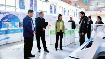 省科技馆调研南漳科普惠民工作
