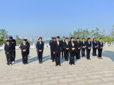 花石桥社区与文笔峰村联合开展清明祭英烈活动