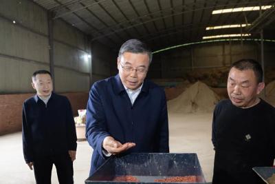 吴海涛在南漳县调研时强调 牢固树立和践行正确政绩观 以实干实绩推动县域经济高质量发展 