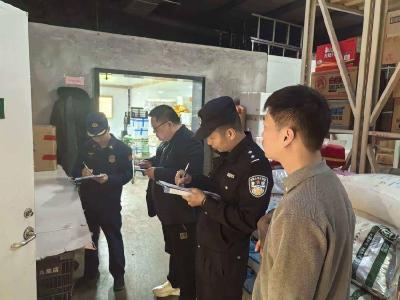 县消防救援局联合县公安局开展消防专项排查整治行动